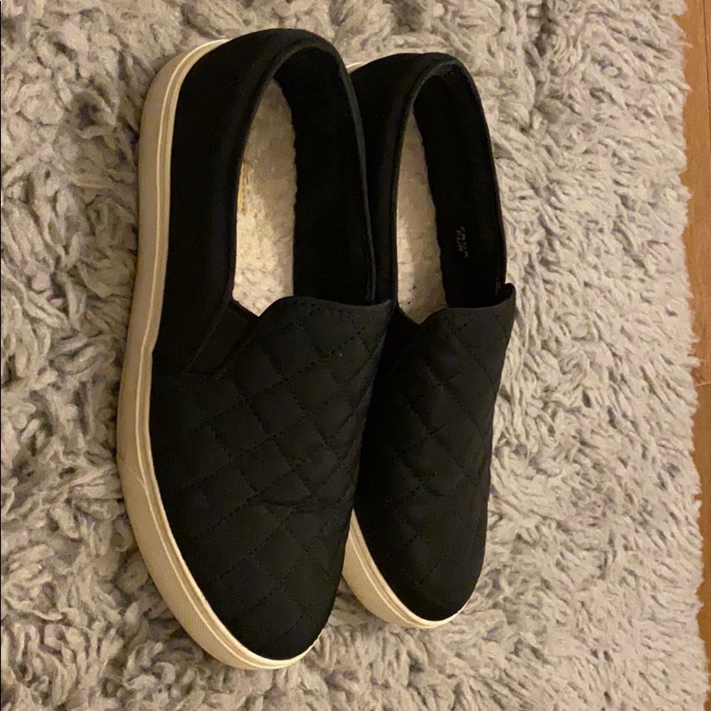 Black and white Aldo slip on sneakers - Picture 11 of 13